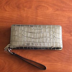 Michael Kors Continental Wallet